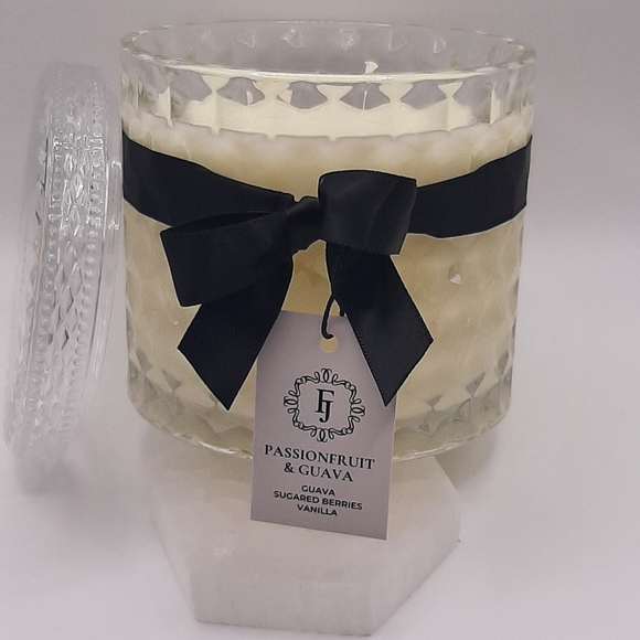 Passionfruit & Guava Satin Candle - Fragrant Jewels - Picture 3 of 5